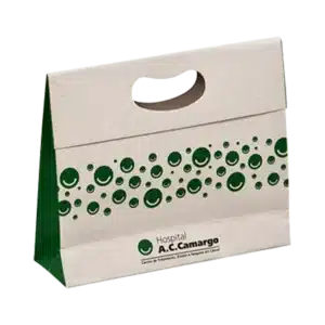 Sacola de papel reciclado com alça vazada